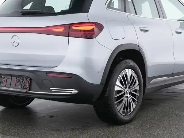 MERCEDES-BENZ EQA 250+ (5/14)