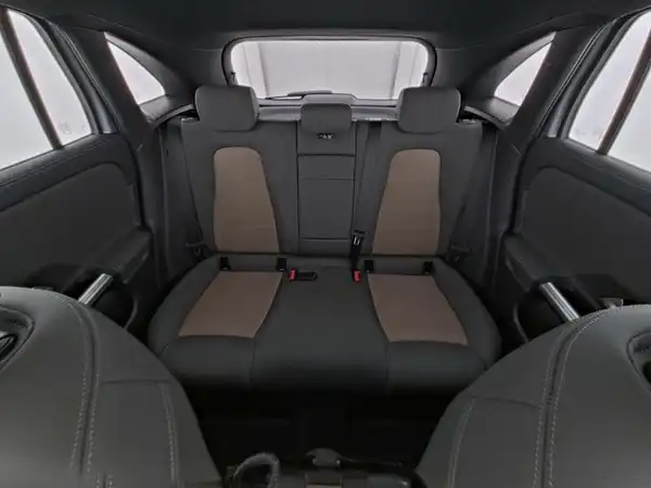MERCEDES-BENZ EQA 250+ (9/14)
