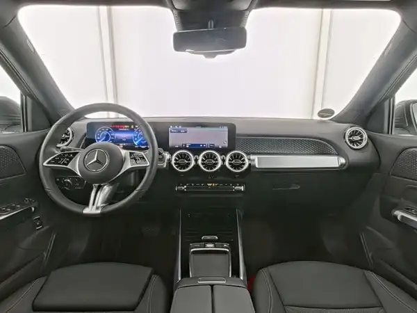 MERCEDES-BENZ EQB 300 (6/13)