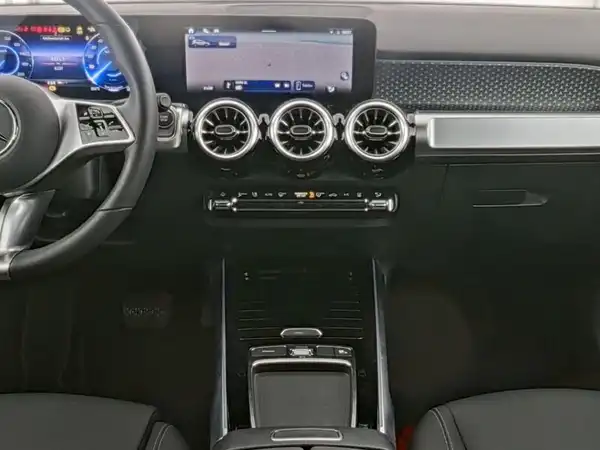 MERCEDES-BENZ EQB 300 (7/13)
