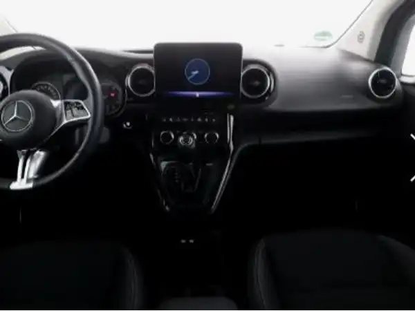 MERCEDES-BENZ EQT 200 (7/11)