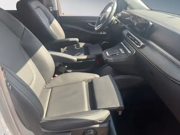 MERCEDES-BENZ EQV 300 (10/15)