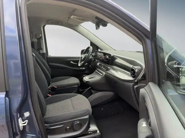 MERCEDES-BENZ EQV 300 (10/15)
