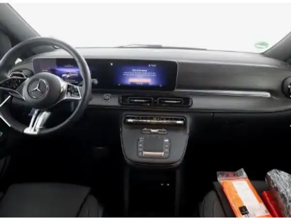 MERCEDES-BENZ EQV 300 (6/11)