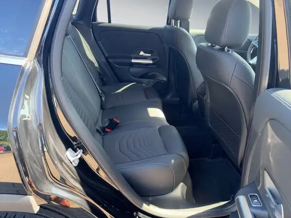 MERCEDES-BENZ GLA 180 (11/15)