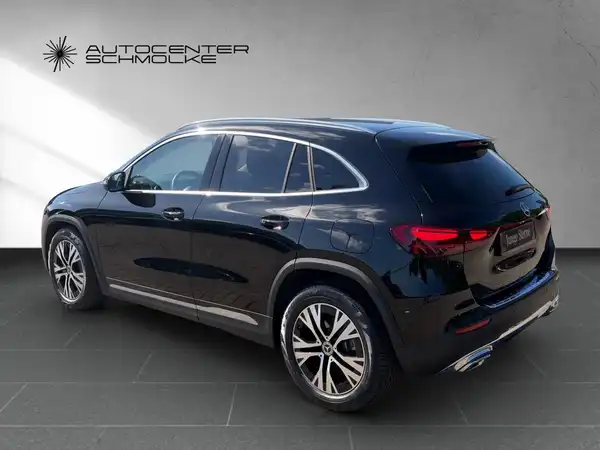 MERCEDES-BENZ GLA 180 (4/15)