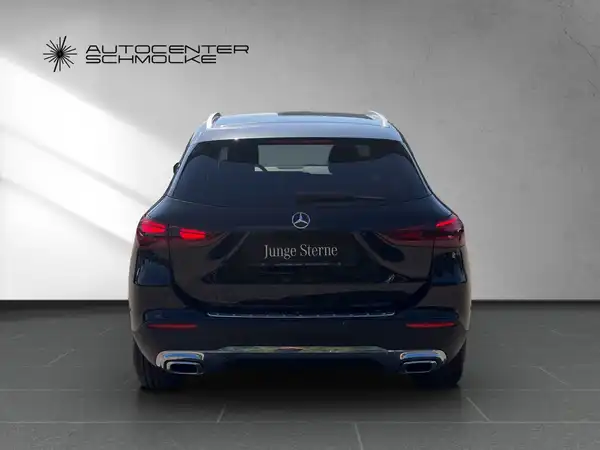 MERCEDES-BENZ GLA 180 (5/15)