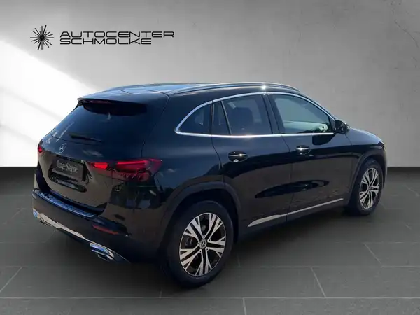 MERCEDES-BENZ GLA 180 (6/15)