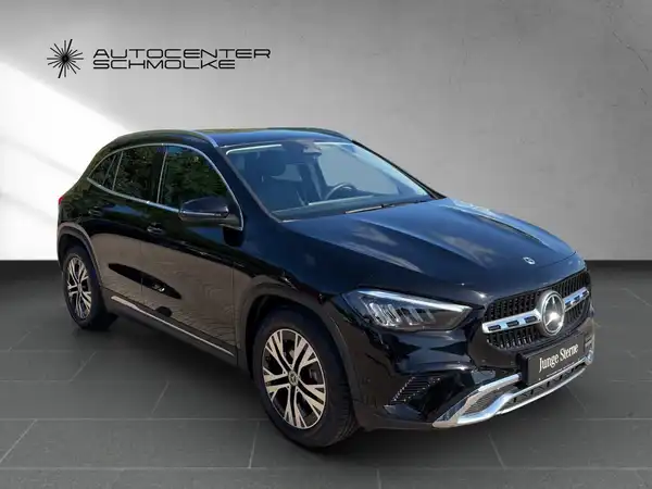 MERCEDES-BENZ GLA 180 (8/15)