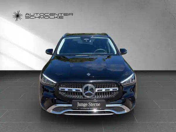 MERCEDES-BENZ GLA 180 (9/15)