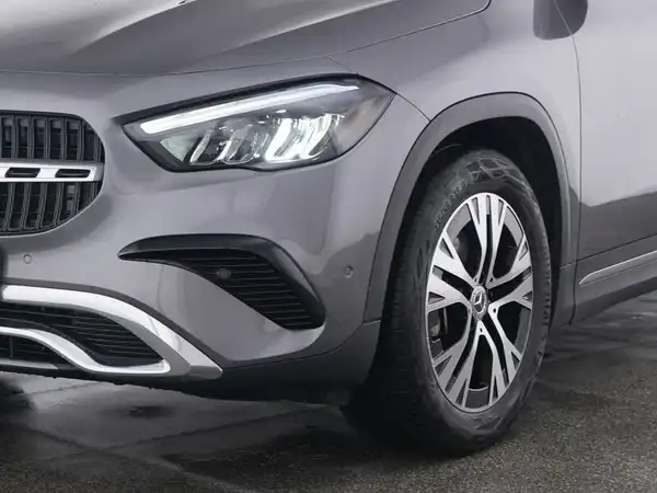 MERCEDES-BENZ GLA 180 (4/13)