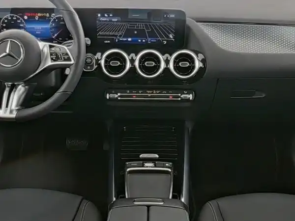 MERCEDES-BENZ GLA 180 (7/13)