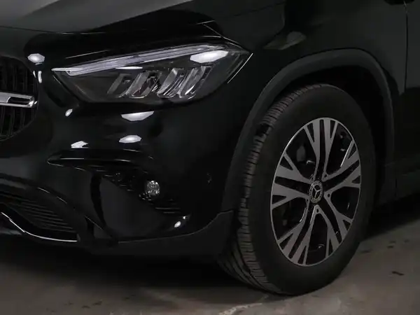 MERCEDES-BENZ GLA 180 (4/14)