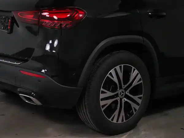 MERCEDES-BENZ GLA 180 (5/14)