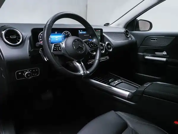 MERCEDES-BENZ GLA 180 (7/14)