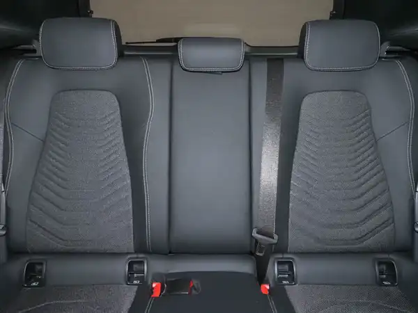 MERCEDES-BENZ GLA 180 (10/14)