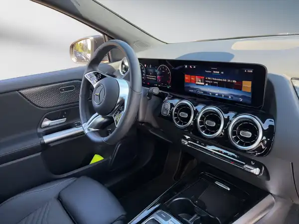 MERCEDES-BENZ GLA 200 (11/15)