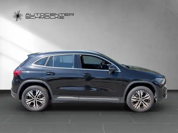 MERCEDES-BENZ GLA 200 (7/15)