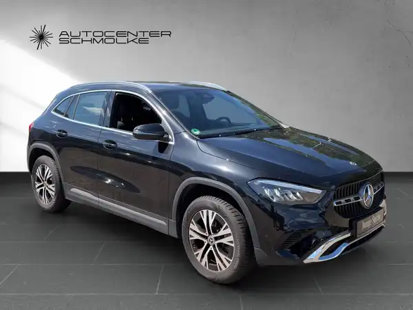 MERCEDES-BENZ GLA 200 (8/15)