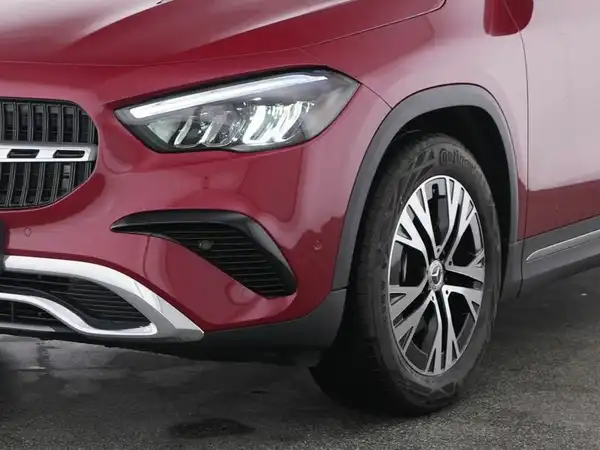 MERCEDES-BENZ GLA 200 (4/13)