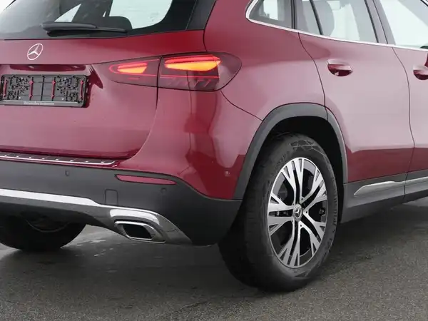 MERCEDES-BENZ GLA 200 (5/13)