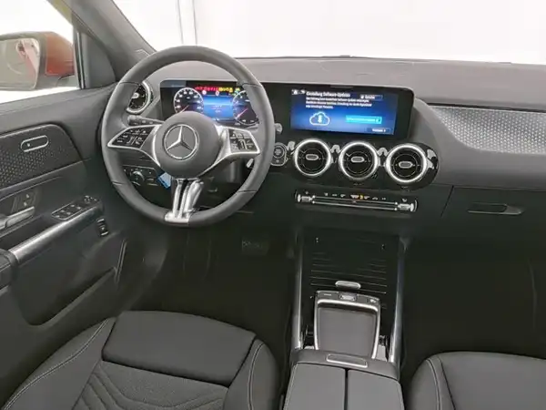 MERCEDES-BENZ GLA 200 (7/13)