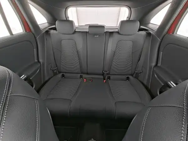 MERCEDES-BENZ GLA 200 (9/13)