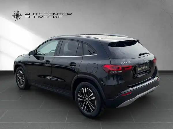 MERCEDES-BENZ GLA 200 (4/15)