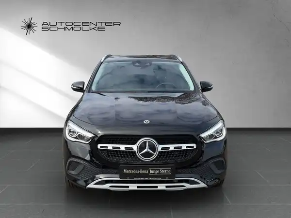 MERCEDES-BENZ GLA 200 (9/15)