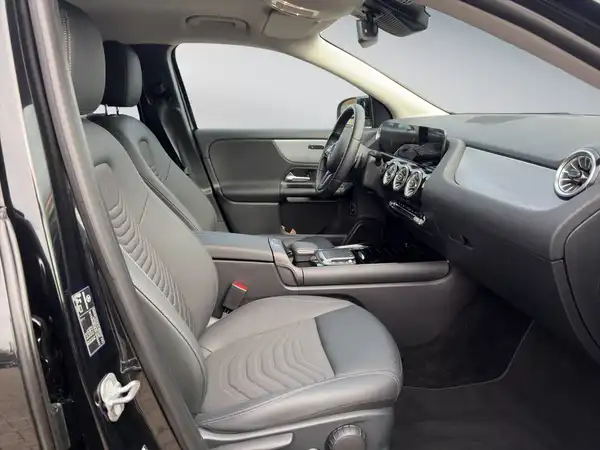 MERCEDES-BENZ GLA 200 (10/15)