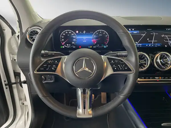 MERCEDES-BENZ GLA 220 (11/15)