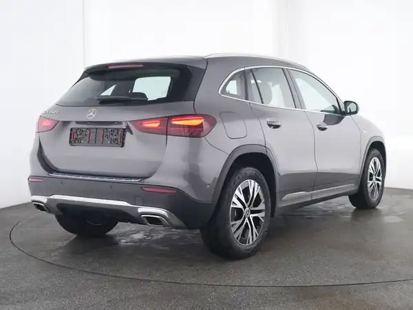 MERCEDES-BENZ GLA 250 e (3/13)