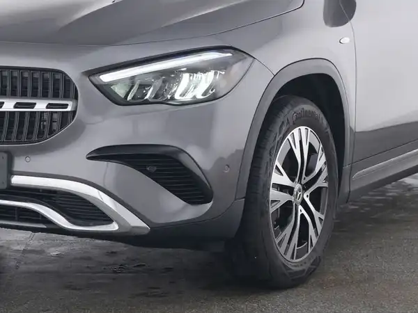 MERCEDES-BENZ GLA 250 e (4/13)