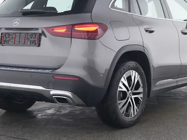 MERCEDES-BENZ GLA 250 e (5/13)
