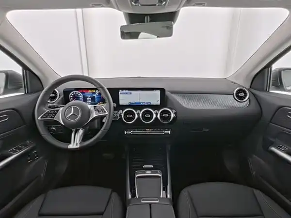 MERCEDES-BENZ GLA 250 e (8/13)