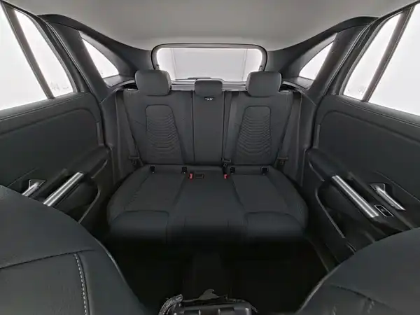 MERCEDES-BENZ GLA 250 e (9/13)