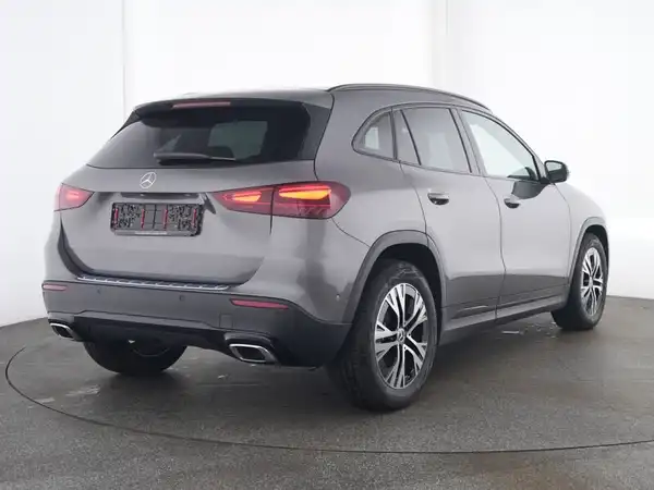 MERCEDES-BENZ GLA 180 (3/13)