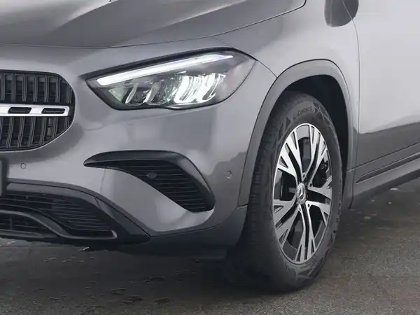 MERCEDES-BENZ GLA 180 (4/13)