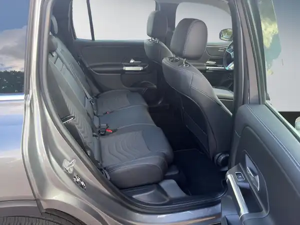 MERCEDES-BENZ GLB 200 (11/15)