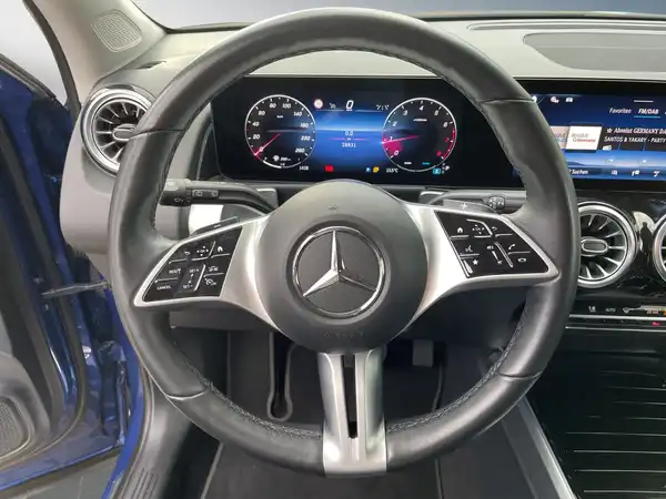 MERCEDES-BENZ GLB 200 (11/15)
