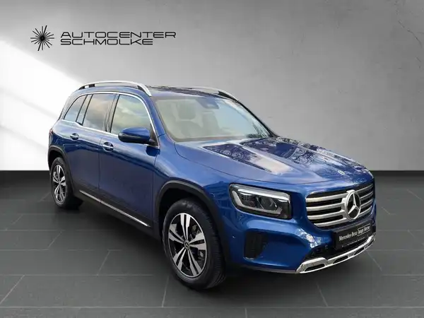 MERCEDES-BENZ GLB 200 (8/15)