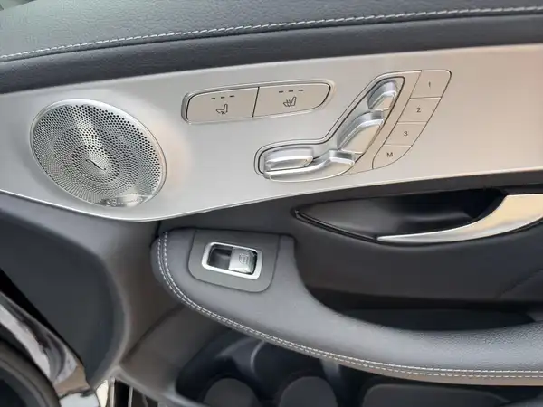 MERCEDES-BENZ GLC 300 d (12/15)
