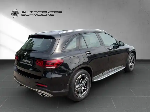 MERCEDES-BENZ GLC 300 d (6/15)