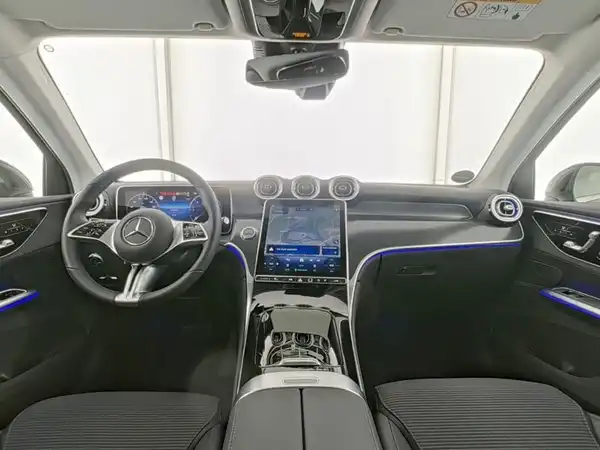 MERCEDES-BENZ GLC 220 d (8/13)
