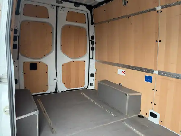 MERCEDES-BENZ SPRINTER (11/15)