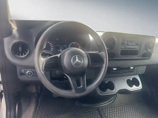 MERCEDES-BENZ E-SPRINTER 312 (11/15)