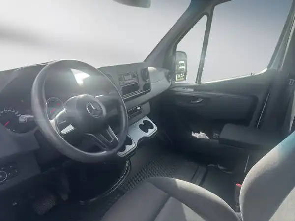 MERCEDES-BENZ E-SPRINTER 312 (10/15)