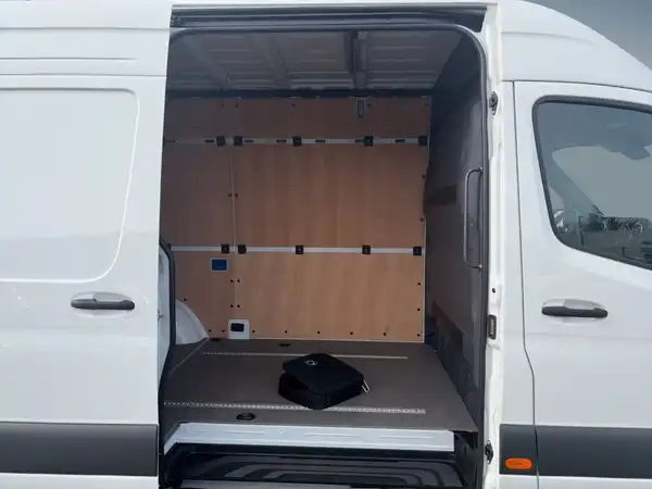 MERCEDES-BENZ SPRINTER (11/15)