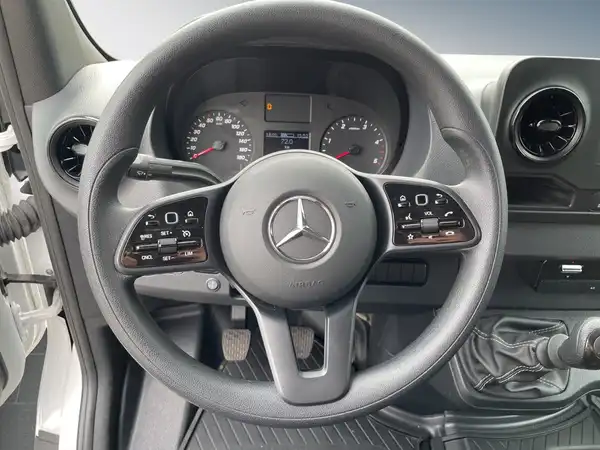 MERCEDES-BENZ SPRINTER (11/15)