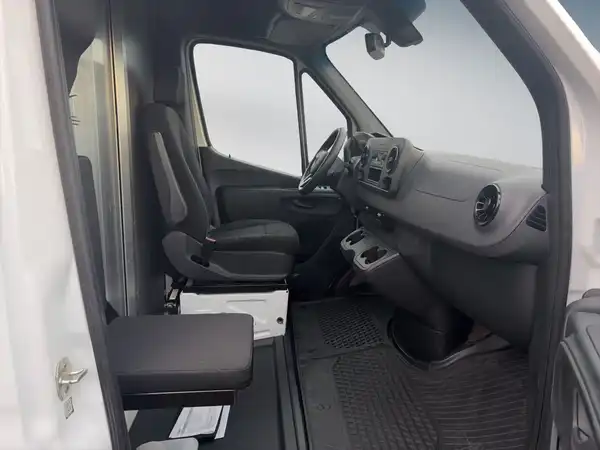 MERCEDES-BENZ E-SPRINTER 312 (9/15)